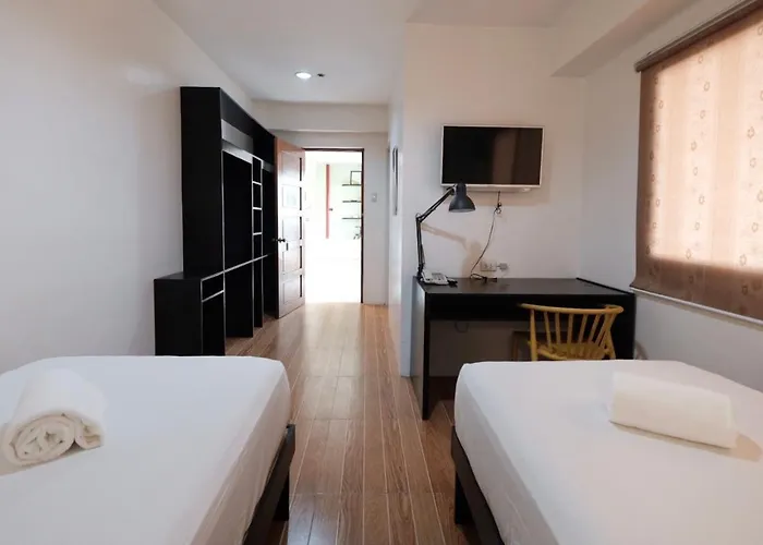 Beds & Friends Mactan With Pool And Bar