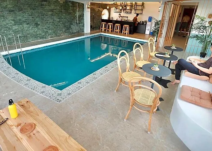 Beds & Friends Mactan With Pool And Bar Lapu-Lapu City