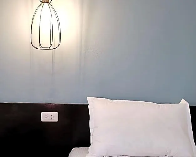 Beds & Friends Mactan With Pool And Bar Couette-café 3*